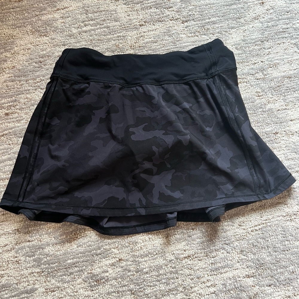 Lululemon Athletica Black Tennis Skirt - Size 4 Tall